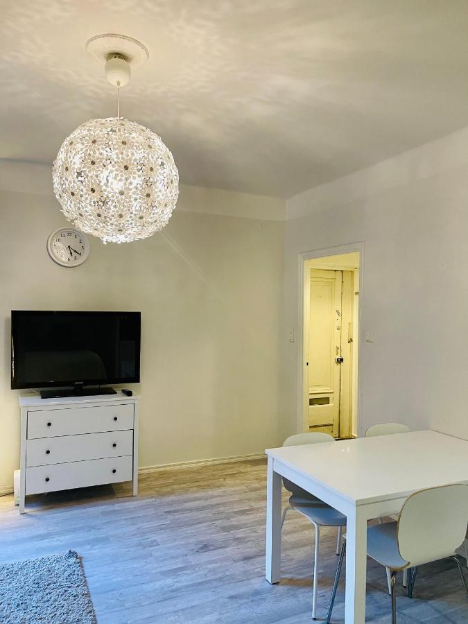 Appartamento Upea Yksioe Aivan Helsingin Keskustasta Helsinki Esterno foto